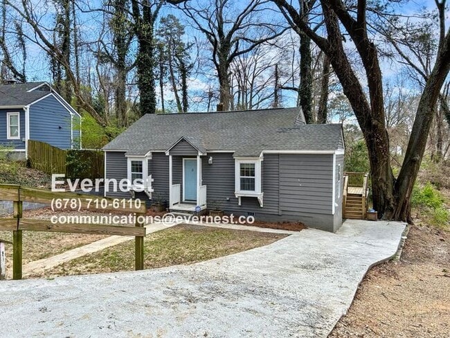 Building Photo - 2028 Arlington Cir NW