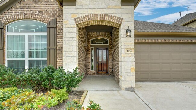 Building Photo - 4507 Valley Rill Rd