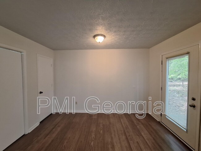 Foto del edificio - 6562 Carriage Ln
