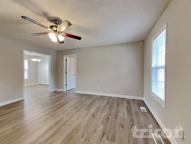 Foto del edificio - 1037 Cove Cir