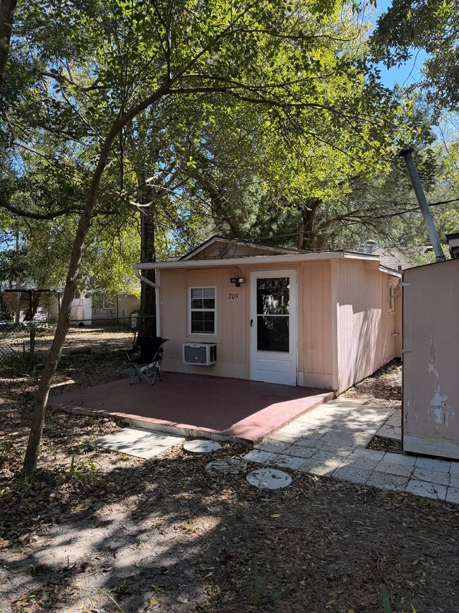 Photo - 209 Strawberry Ln (Daytona Beach, FL) House