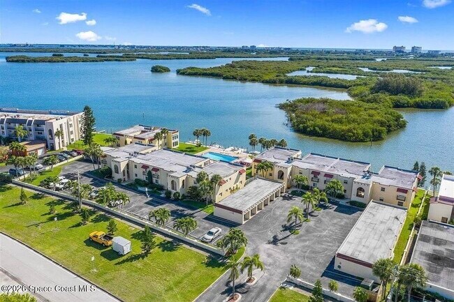 Foto del edificio - 1729 Minutemen Causeway