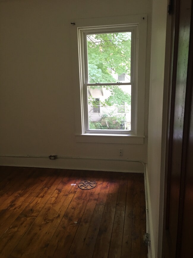 Foto del edificio - 139 Railroad St