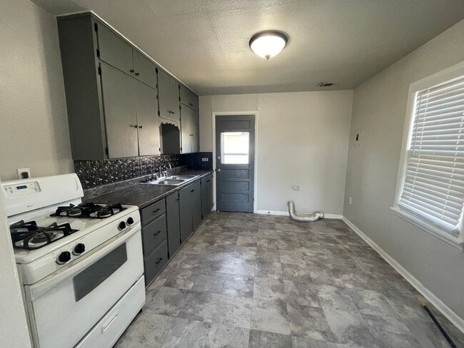 Photo - 2 Bed Moore House