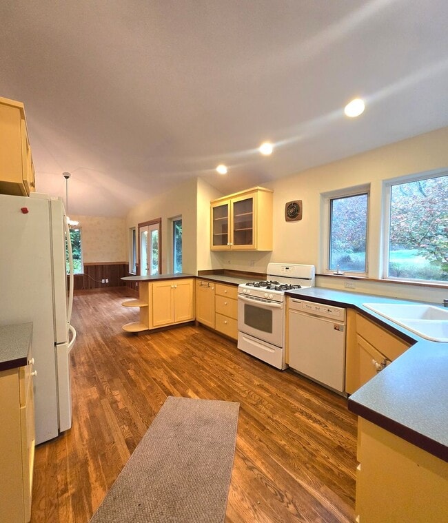 Foto del edificio - 2 Bedroom, 2 Bathroom Home For Rent in the...