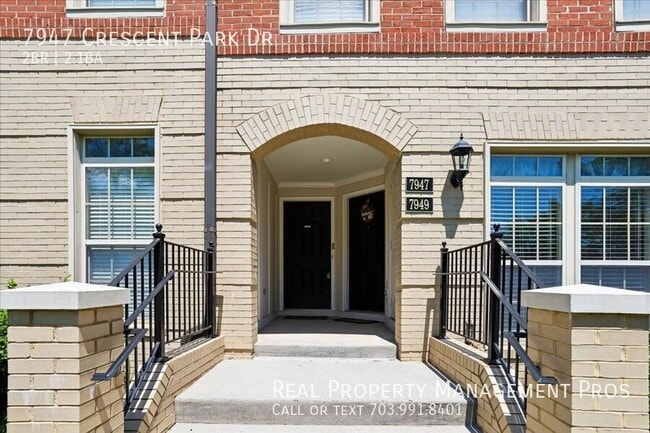 Building Photo - 7947 Crescent Park Dr