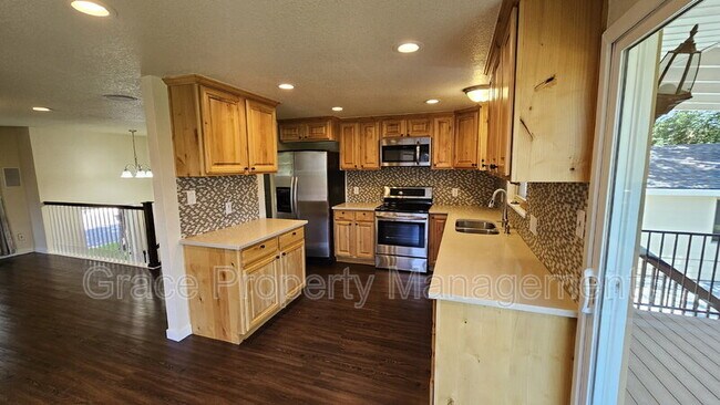 Building Photo - 10928 Patterson Ct