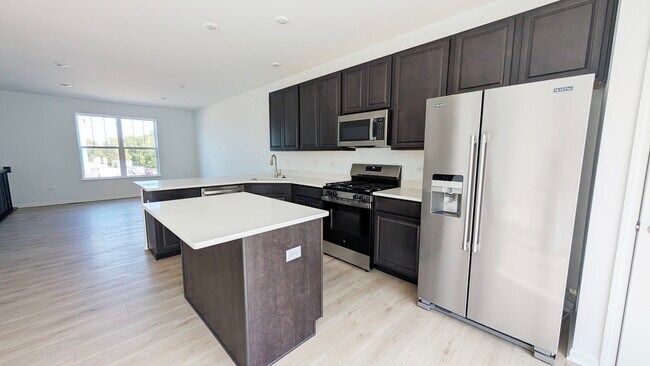 Foto del edificio - 527 Red Oak Cir