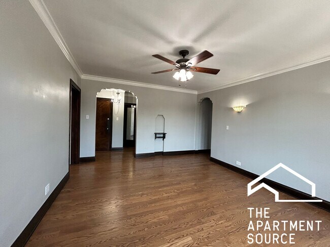 Building Photo - 4519 N Wolcott Ave