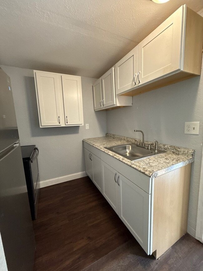 Building Photo - Quiet and Affordable