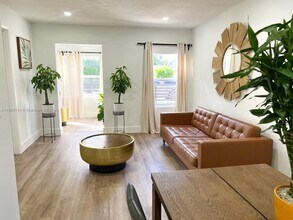 Building Photo - 1025 NW 55th St