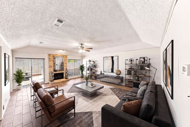 Building Photo - 5817 Royal Club