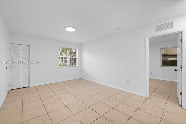 Building Photo - 573 NE 82nd St