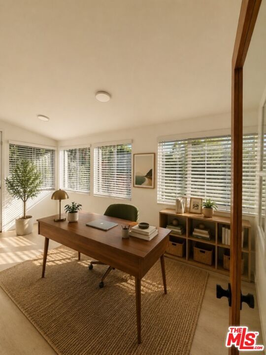 Foto del edificio - 4275 McClung Dr