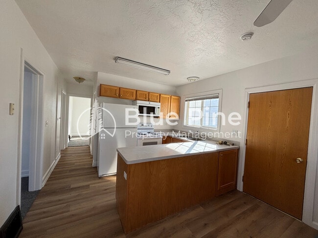 Building Photo - 309 S Milton Ave