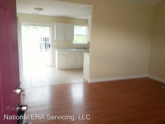 Building Photo - 311 Diamond Ct