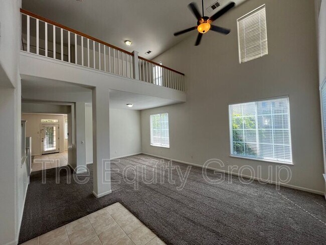 Building Photo - 2650 S Peppertree St