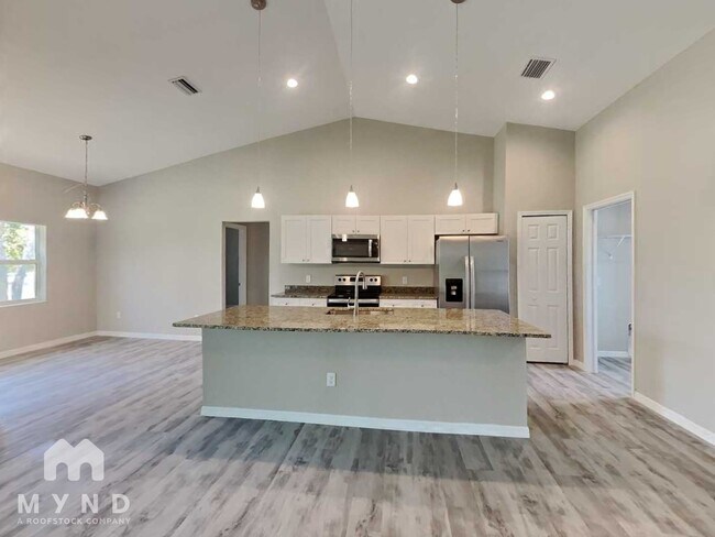 Foto del edificio - 2423 Mindlin Ln