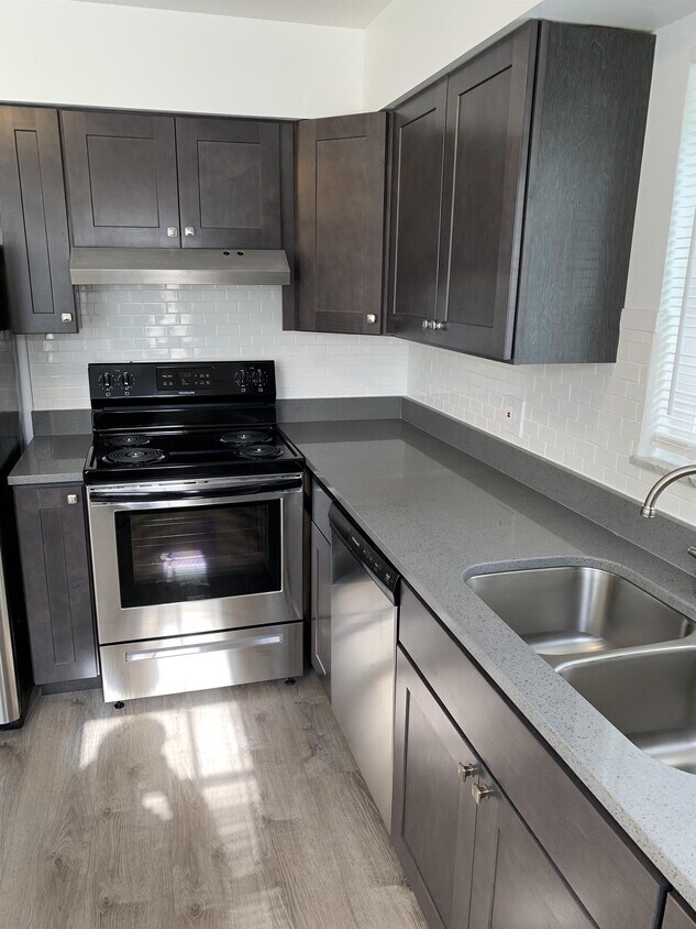 291301 Kenridge Rd, Fairlawn, OH 44333 Condo for Rent in Fairlawn, OH