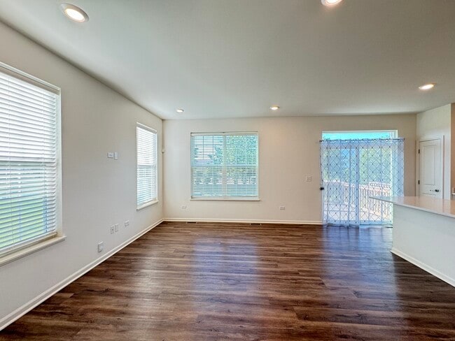 Building Photo - 15036 Cyrus Dr