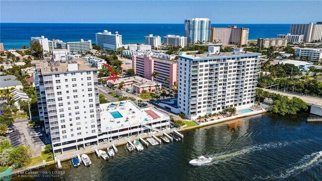 Building Photo - 1450 N Riverside Dr