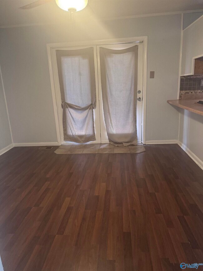 Foto del edificio - 6401 Matic Rd NW