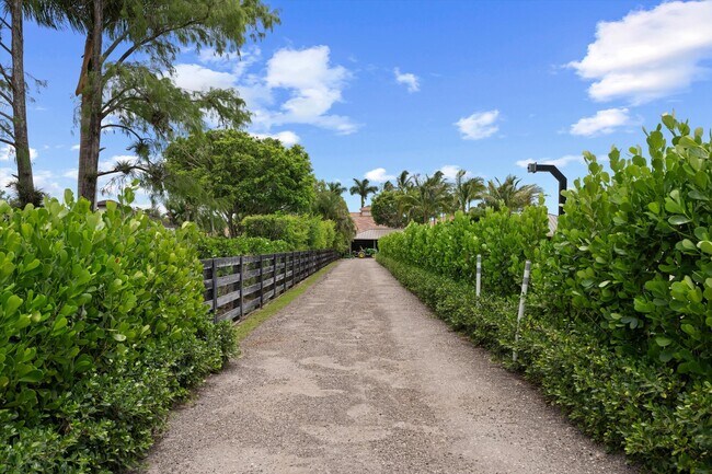 Foto del edificio - 14410 Equestrian Way