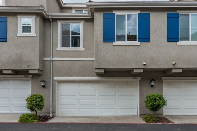 Building Photo - 1570 Hackberry Pl
