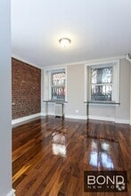 Building Photo - 350 W 21st St