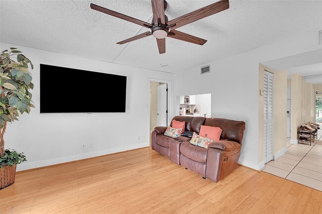Foto del edificio - 3909 N Ocean Blvd