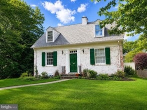 Building Photo - 4843 Butterworth Pl NW
