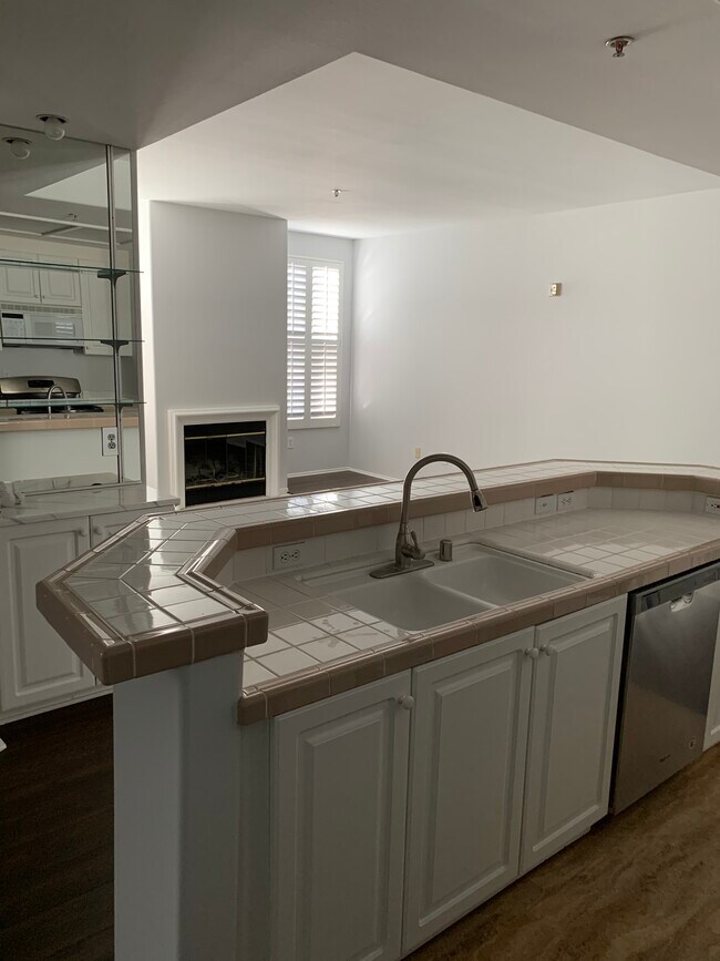 Kitchen - 17809 Halsted St