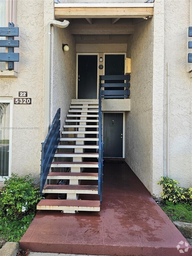 Building Photo - 5320 NE 6th Ave