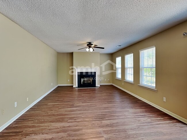 Building Photo - 3217 Marshlane Way