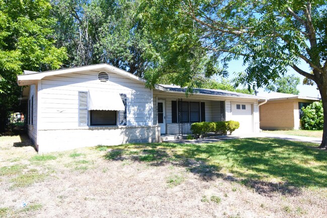 Building Photo - 1822 S 17th St