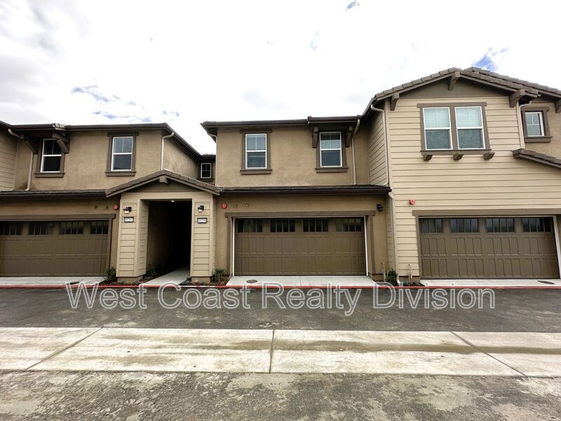 Primary Photo - 40256 Birchfield Dr