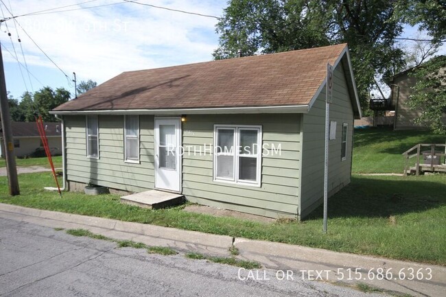 Building Photo - Cute 2 Bedroom House