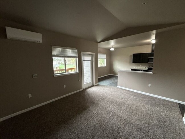 Foto del edificio - 4261 Hawthorne Ave NE