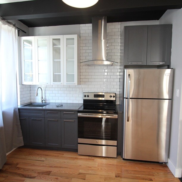 Primary Photo - 1599 Bergen St