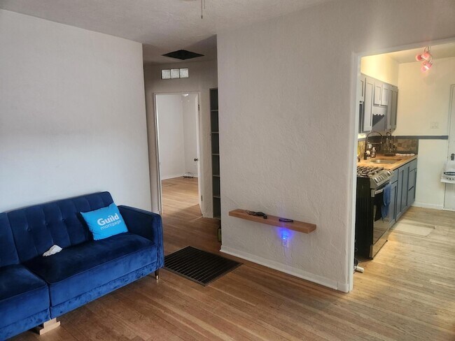 Foto del edificio - 1217 Girard Blvd NE