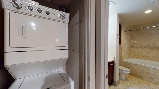 Building Photo - 1818 Platinum Triangle