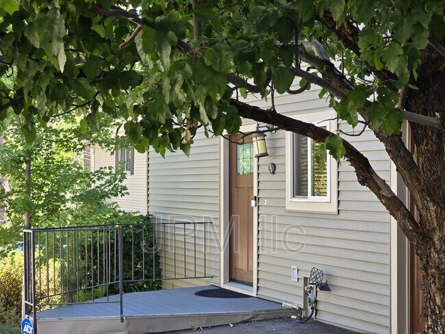 Building Photo - 1308 Cave Rock Dr