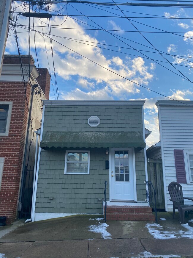 Building Photo - 408 Green St