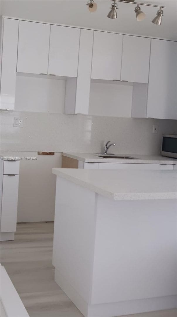 Foto del edificio - 5796 SW 5th St