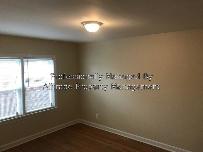 Foto del edificio - 1400 Central Ave