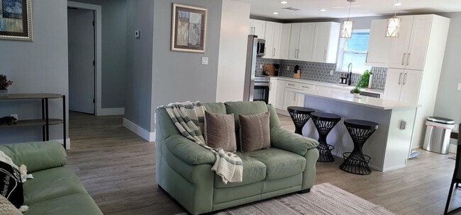 Foto del edificio - 106 E Chandler Rd