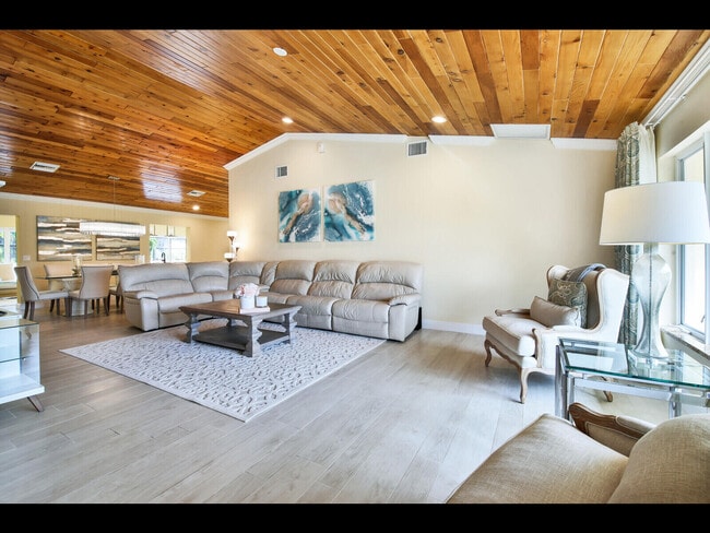 Building Photo - 451 N Lyra Cir