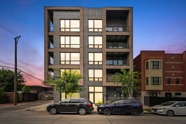 Building Photo - 2342 W Adams St