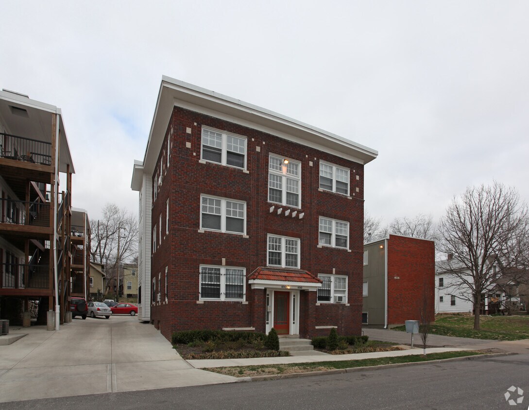 Primary Photo - 4040-4042 Locust St