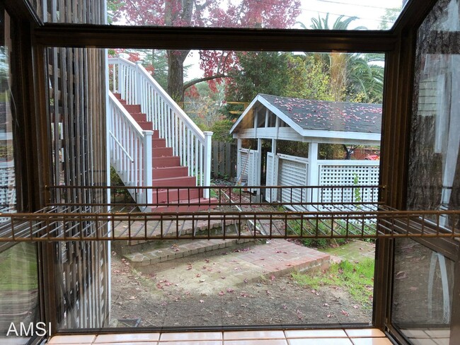 Building Photo - 38 Rosebank Ave